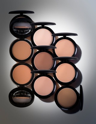 compact powders in various shades. Best foundation. how to apply powder foundation. How to choose makeup foundation. Makeup foundation types. Makeup foundation tips. Types of foundation makeup. what is foundation makeup. 