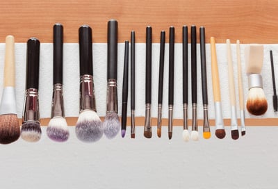 how to declutter makeup, makeup brushes.